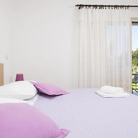 Nikola Stipisic Хвар