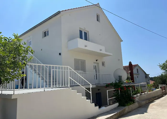 Nikola Stipisic * هفار